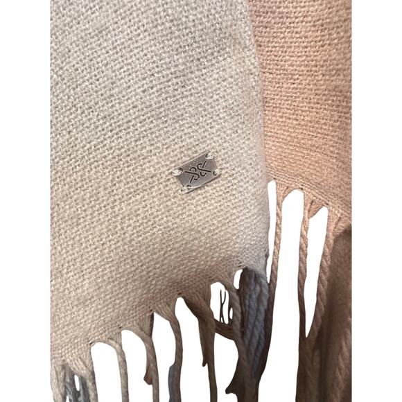 NWOT Soia & Kyo Neutral Colorblock Fringe Wrap Shawl – One Size PonchoStyle Cozy - Picture 6 of 7